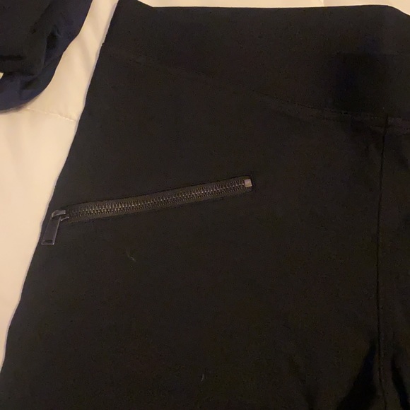 Black stretchy leggings from express with zipper pockets - Picture 3 of 3